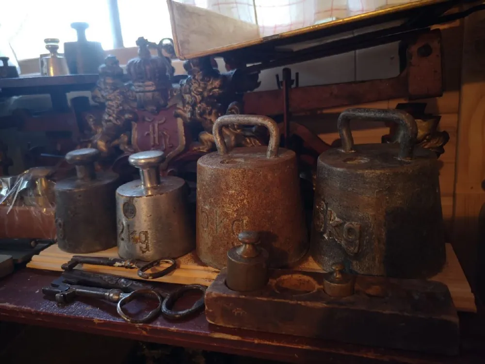 Stenfors Gård  - Café, antiques and flea market 